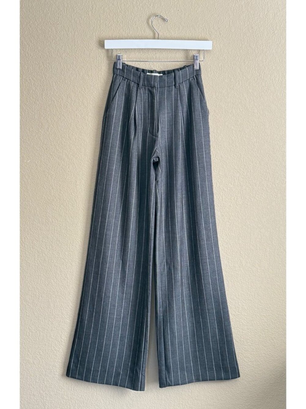 Abercrombie & Fitch Women's Wide Leg Pinstripe Trouser Pants Gray